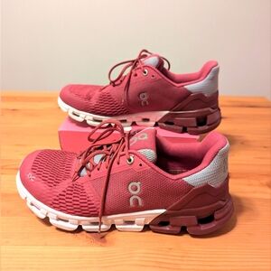 On Cloudflyer Women's Size 9 shoes